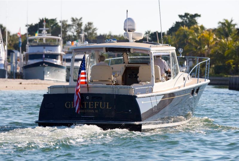 MJM Yachts 40z – The Ideal Loop Boat